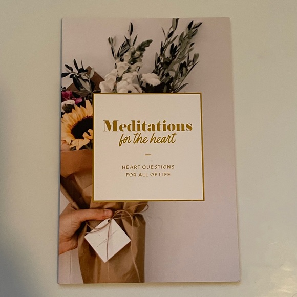 NWT The Daily Grace Co. “Meditations for the Heart” Christian Study Book - Picture 1 of 9
